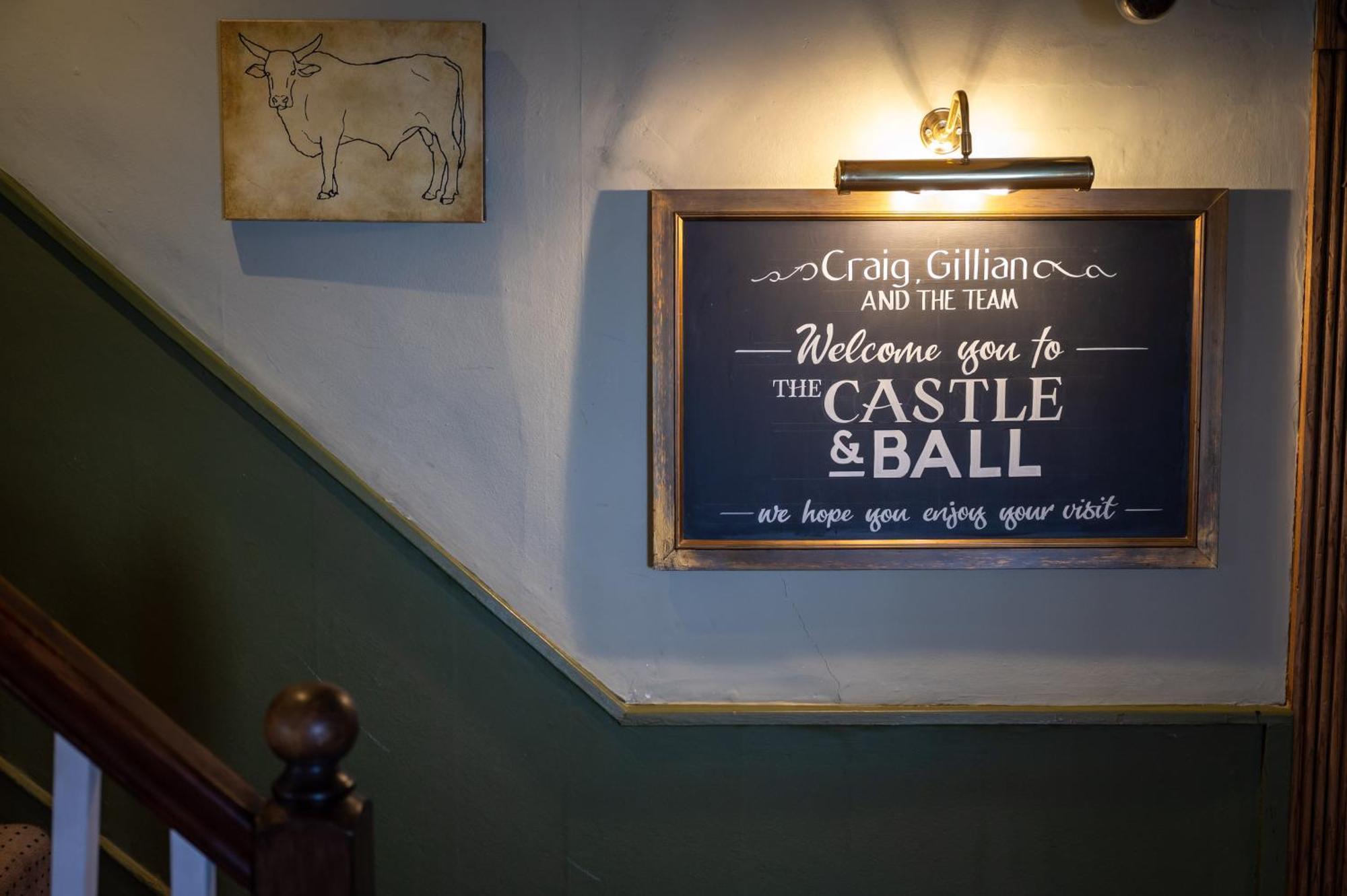 Castle And Ball By Greene King Inns マールボロー エクステリア 写真