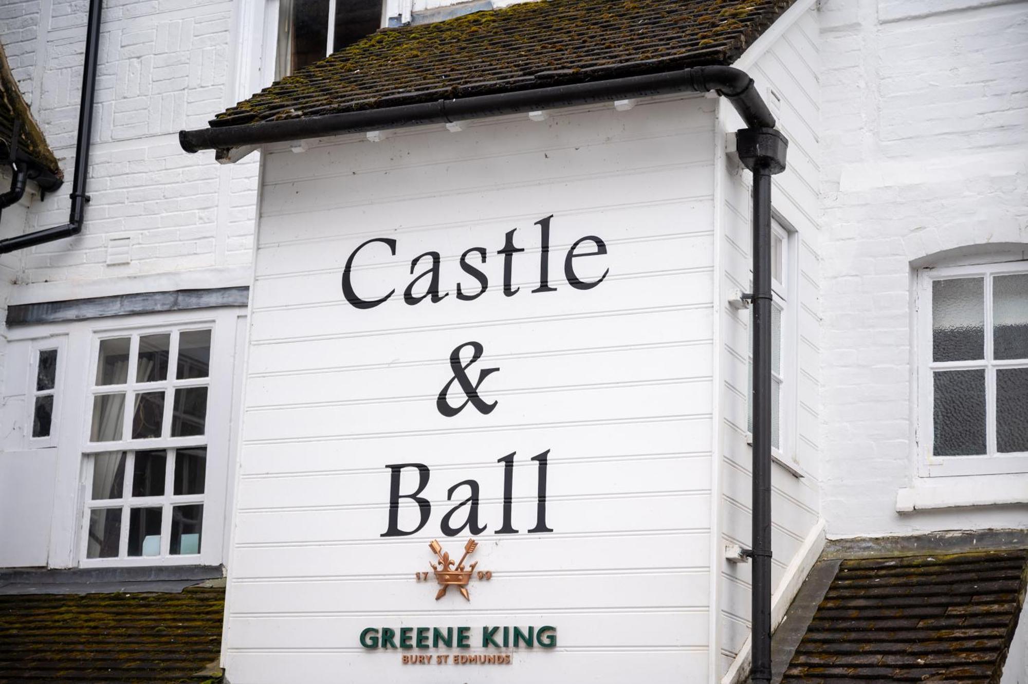 Castle And Ball By Greene King Inns マールボロー エクステリア 写真