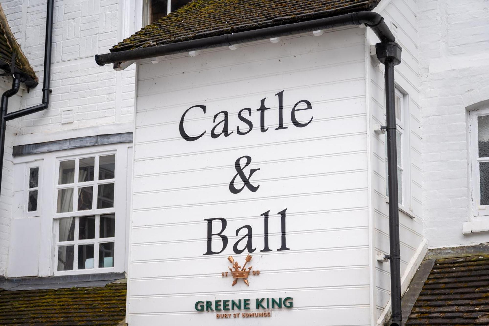 Castle And Ball By Greene King Inns マールボロー エクステリア 写真